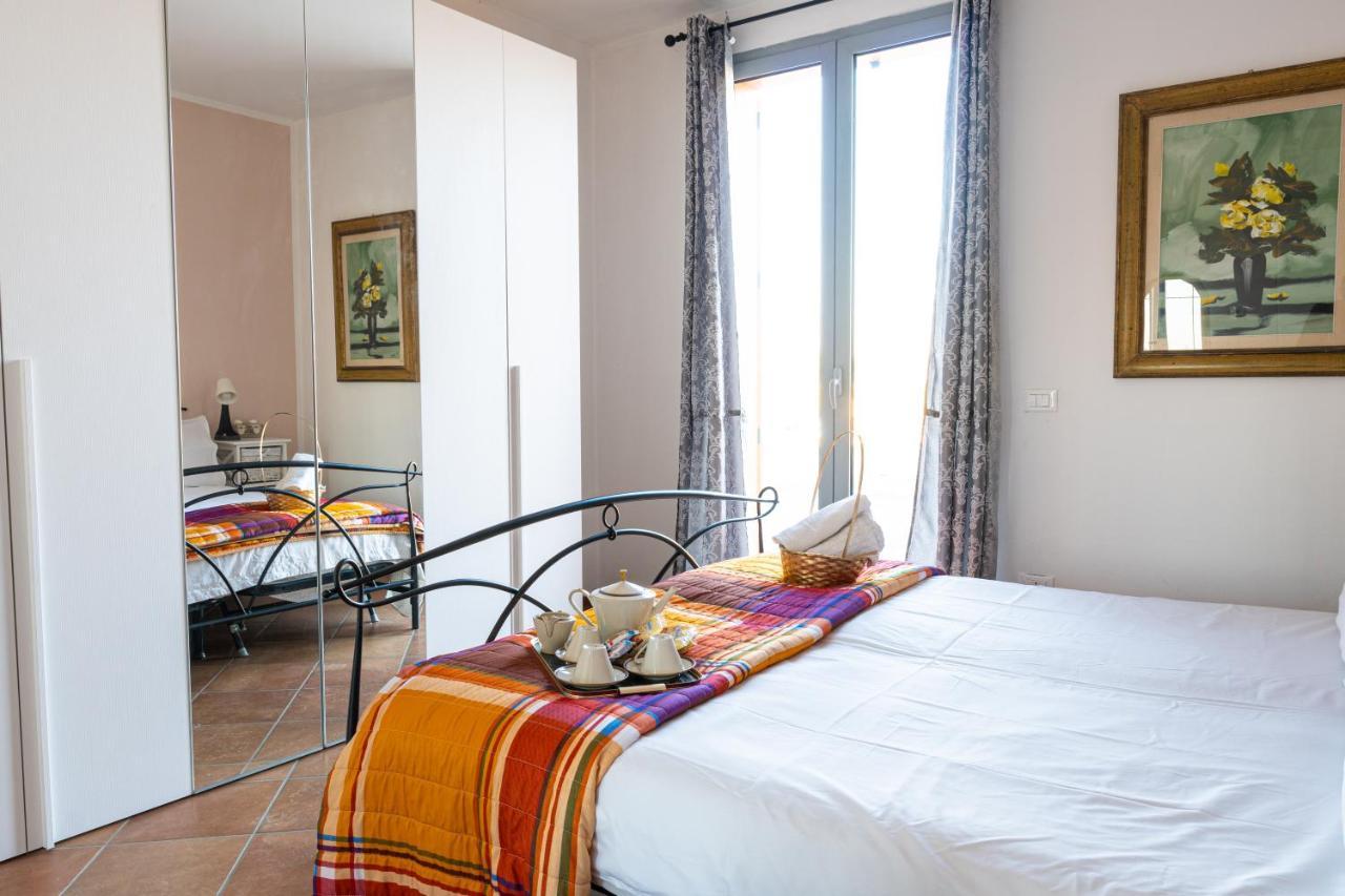 Gold Oasi - Business Solution Aparthotel Ferrara Ngoại thất bức ảnh